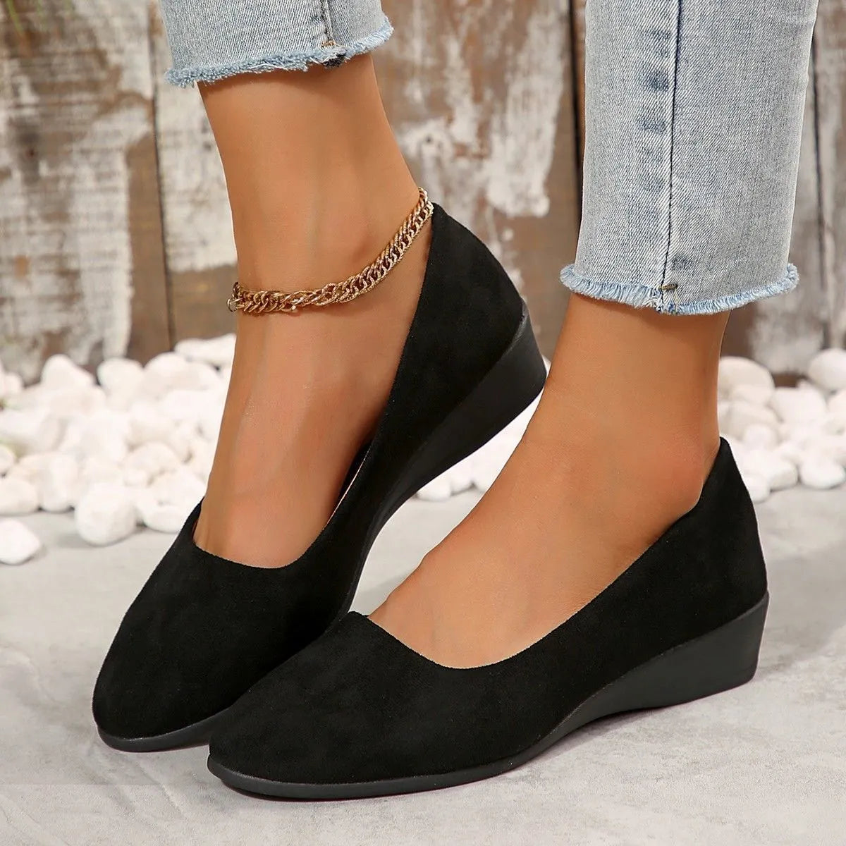 Women's plus size casual wedge shoes with pointed toe and low rubber sole in suede