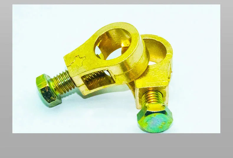 Pure copper automotive battery terminal clamp with 0-gauge fitting for vehicle electrical connections