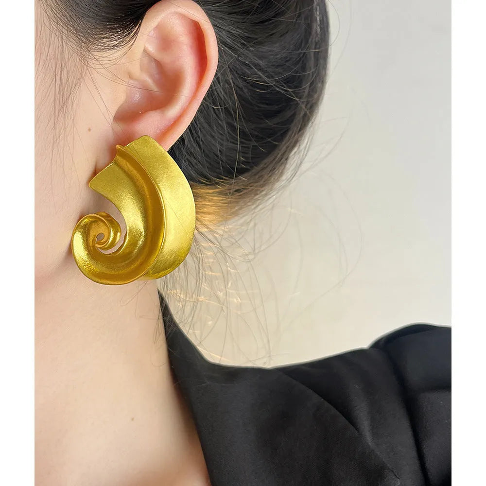 Geometric retro ear studs in gold or silver, 5cm drop length alloy earrings with electroplated finish
