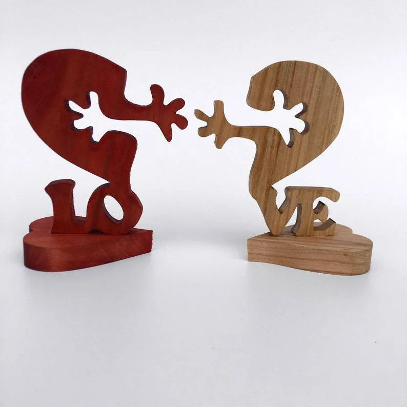 Wooden heart love desktop ornament with engraved modern minimalist geometric design in colour A, 10x13x2cm