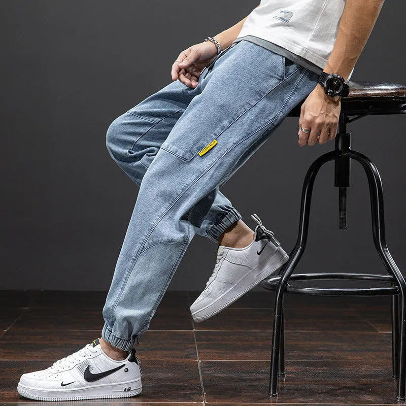 Men's straight leg cargo jeans in cotton with Korean style skinny opening