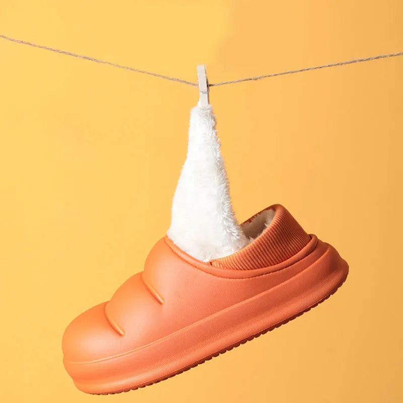 Waterproof garden slippers in various colours with EVA sole and overshoe design
