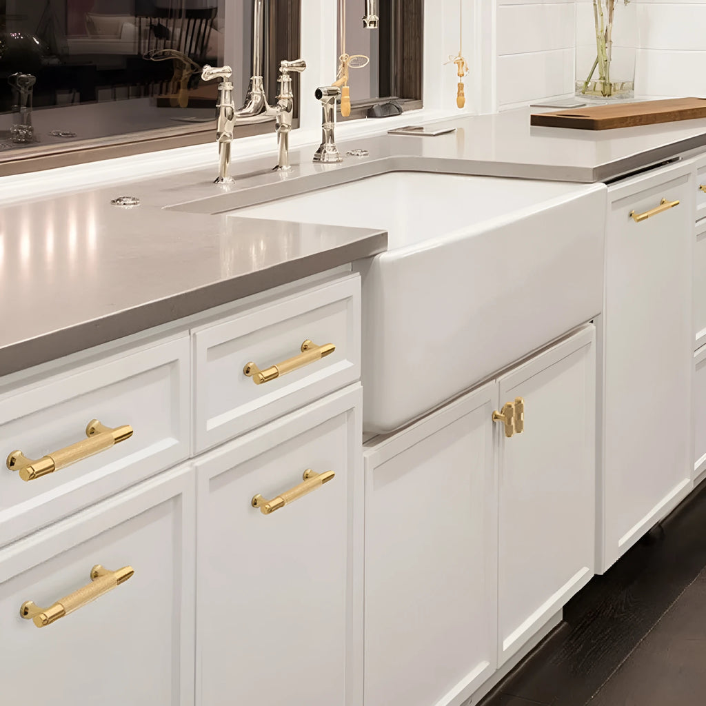 Brushed brass aluminium alloy door handle for cabinets with modern light luxury style.