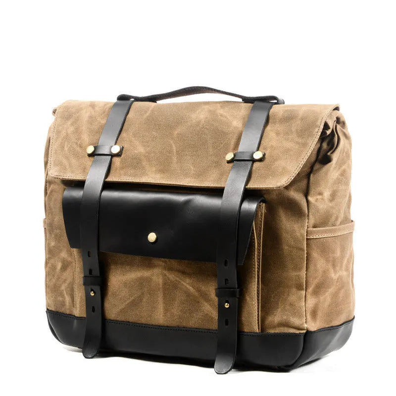 Camel Bag Knight cotton messenger bag for motorcycle helmets with internal organisation compartments