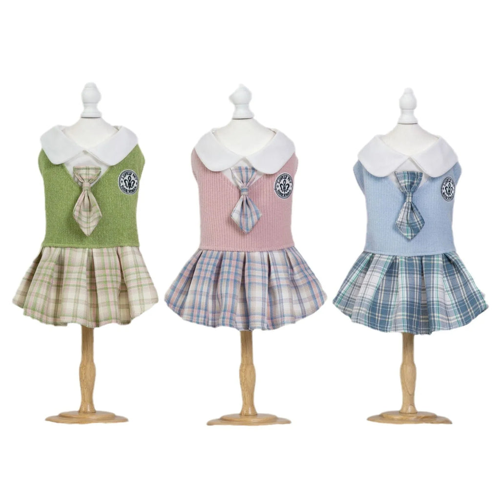 Tartan pattern skirt for dogs and cats in polyester fabric, available in pink, blue and green colours