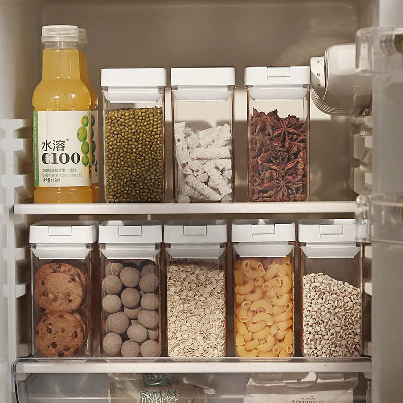 White and transparent 400ml plastic storage container for whole grains, 10.9 x 10 x 7 cm.