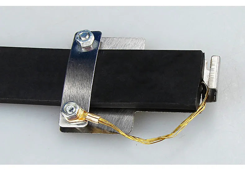 Black car electrostatic grounding chain measuring 37cm with visible copper wire, for saloon, SUV and van models.