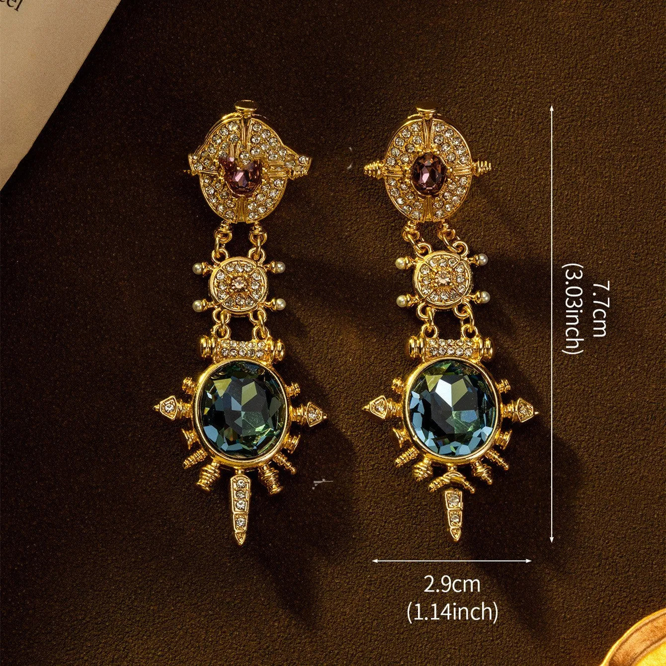 Gold-colour retro geometric round stud earrings with alloy construction and diamond treatment