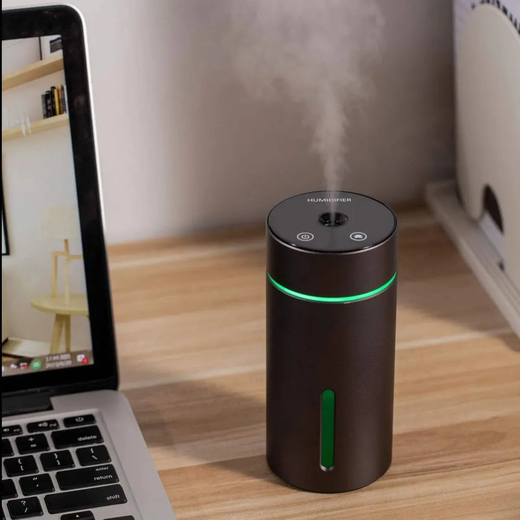 Aluminium car air humidifier and essential oil diffuser with 260ml capacity and USB cable