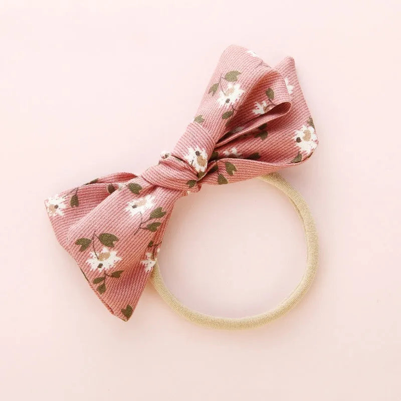Children's knotted bow hair ring with Snow White print in cloth material