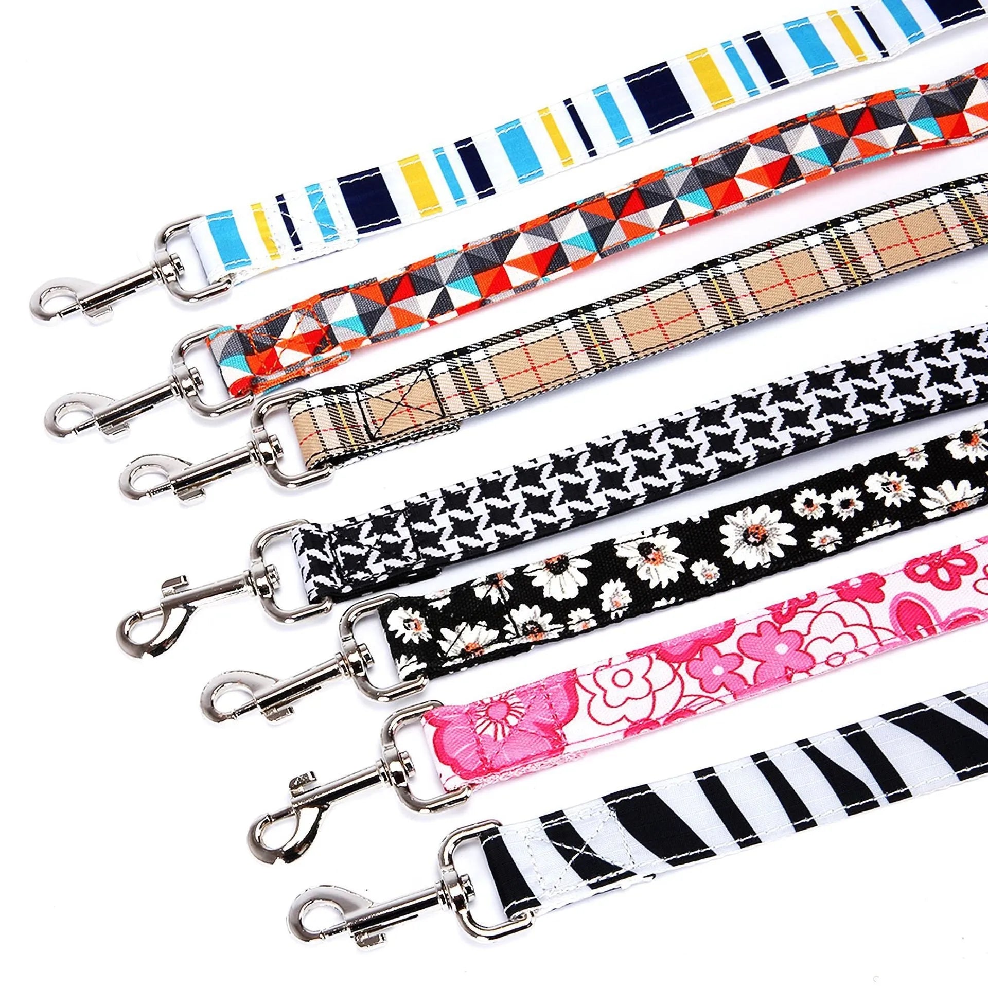 Black Christmas pet traction rope with plaid stripe pattern hand strap measuring 120cm