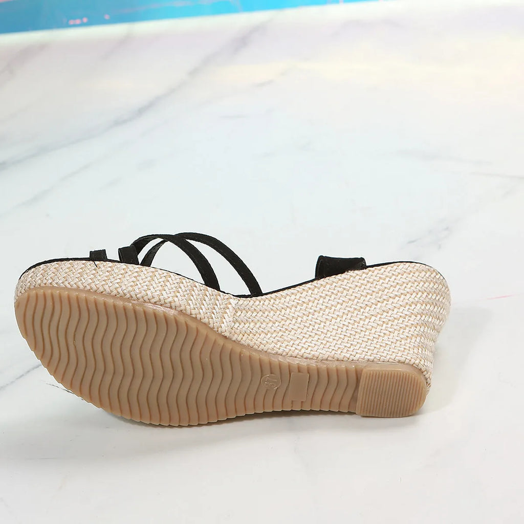 Women's wedge sandals with fish mouth toe design in black cloth upper