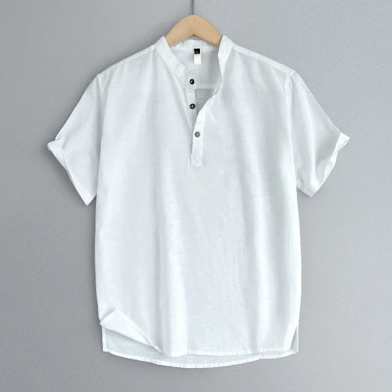 Men's solid colour short sleeve T-shirt in a thin cotton and linen fabric for summer.