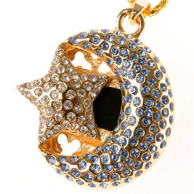 Jewelry Xingyue creative metal pendant USB flash drive on a keyring.