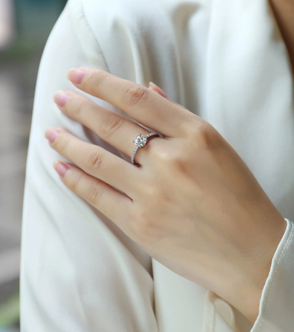 Moissanite wedding ring set with platinum-plated S925 silver band and GRA certificate in a gift box