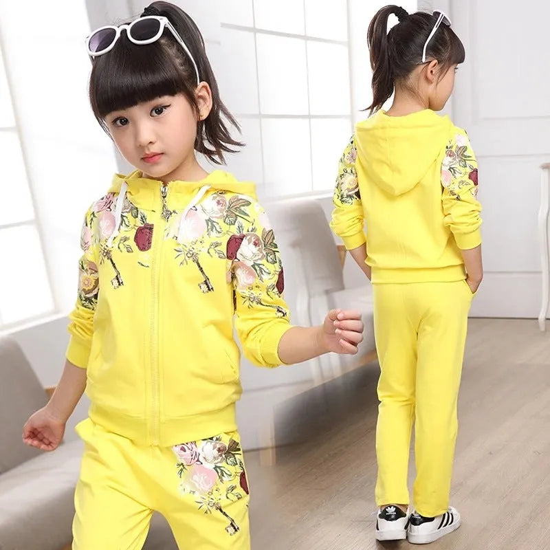 Children's hooded jumper suit set in pink, red or yellow with long sleeves for spring and autumn wear