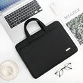 Men and women one-shoulder laptop liner bag in black with zipper closure and soft handle