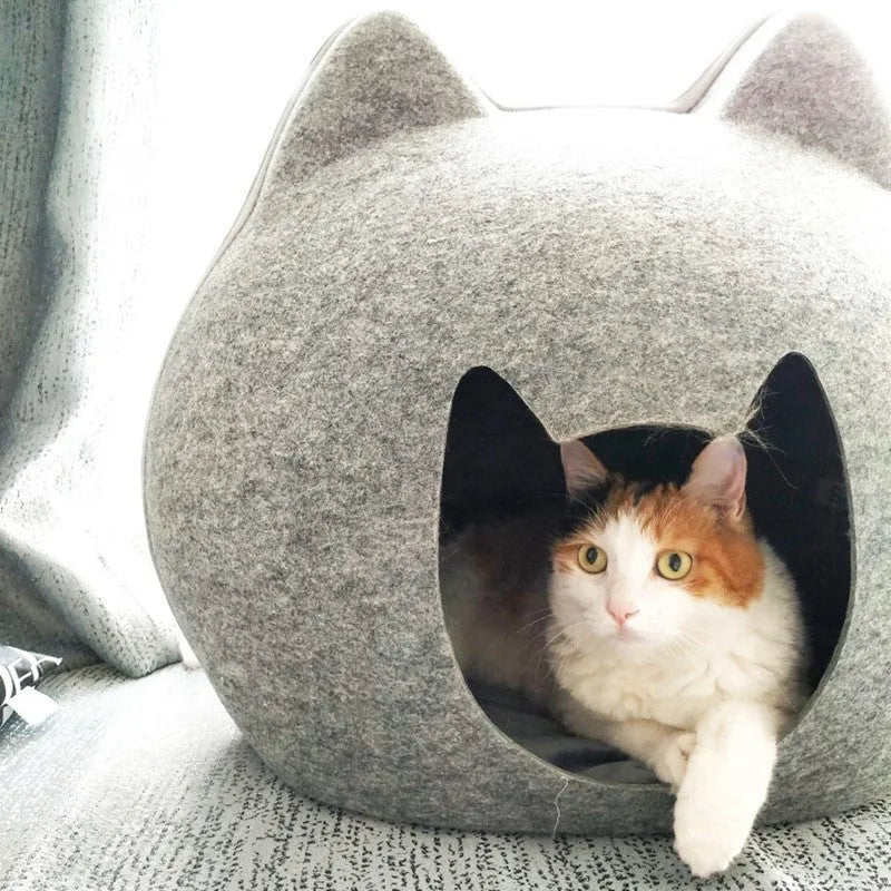 Enclosed felt cat house in grey, 54x38x45cm, with cat entering