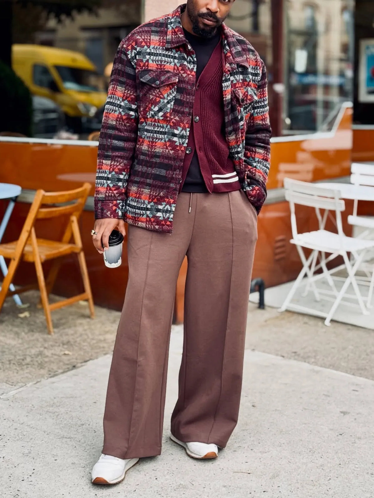 Retro plaid pocket jacket in regular fit polyester, checkered pattern, front view with pockets