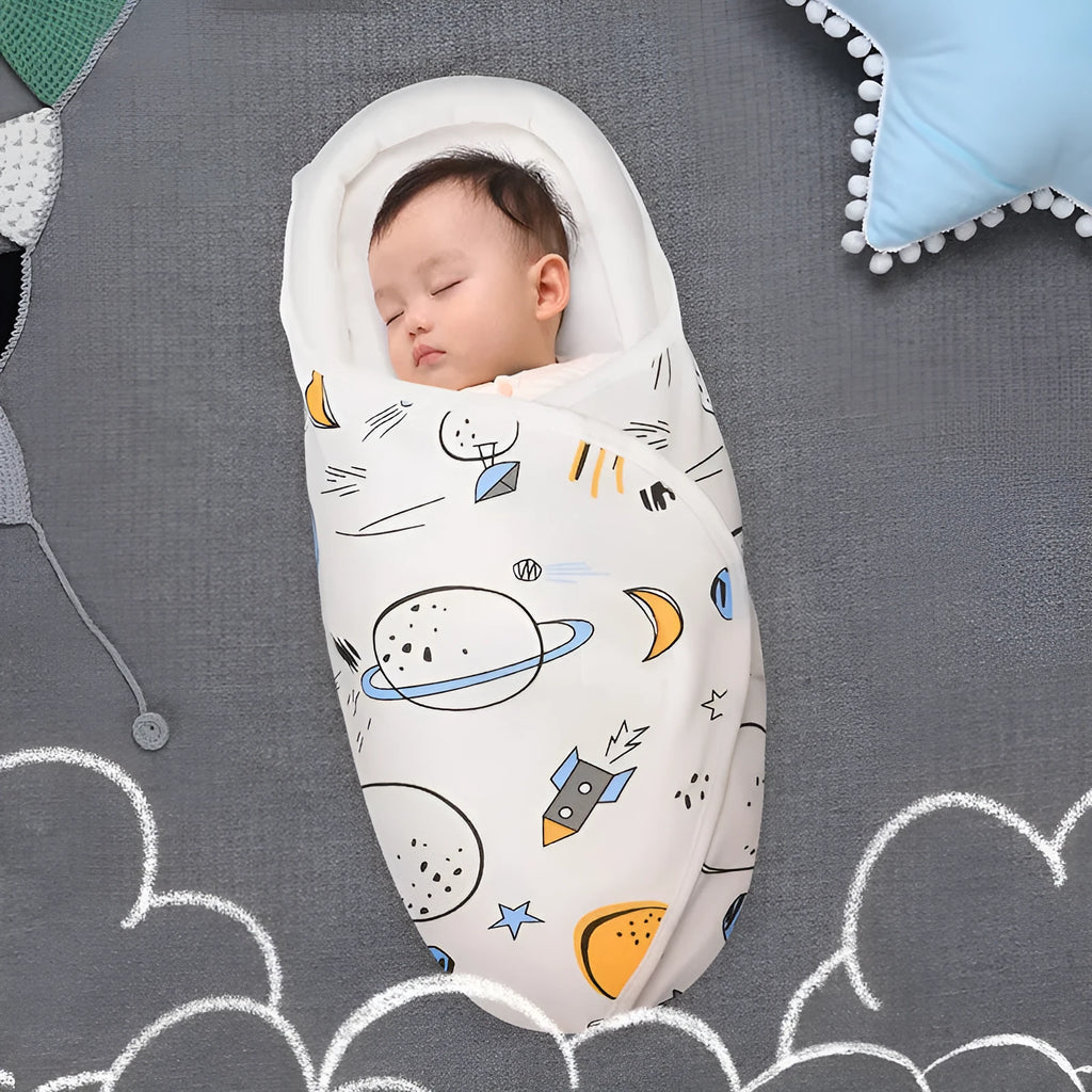 Cotton baby anti-startle swaddle blanket measuring 30x60cm with printed animal design