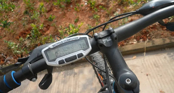 Shundong SD-558A 28-function bike speedometer with blue luminous display in black plastic housing