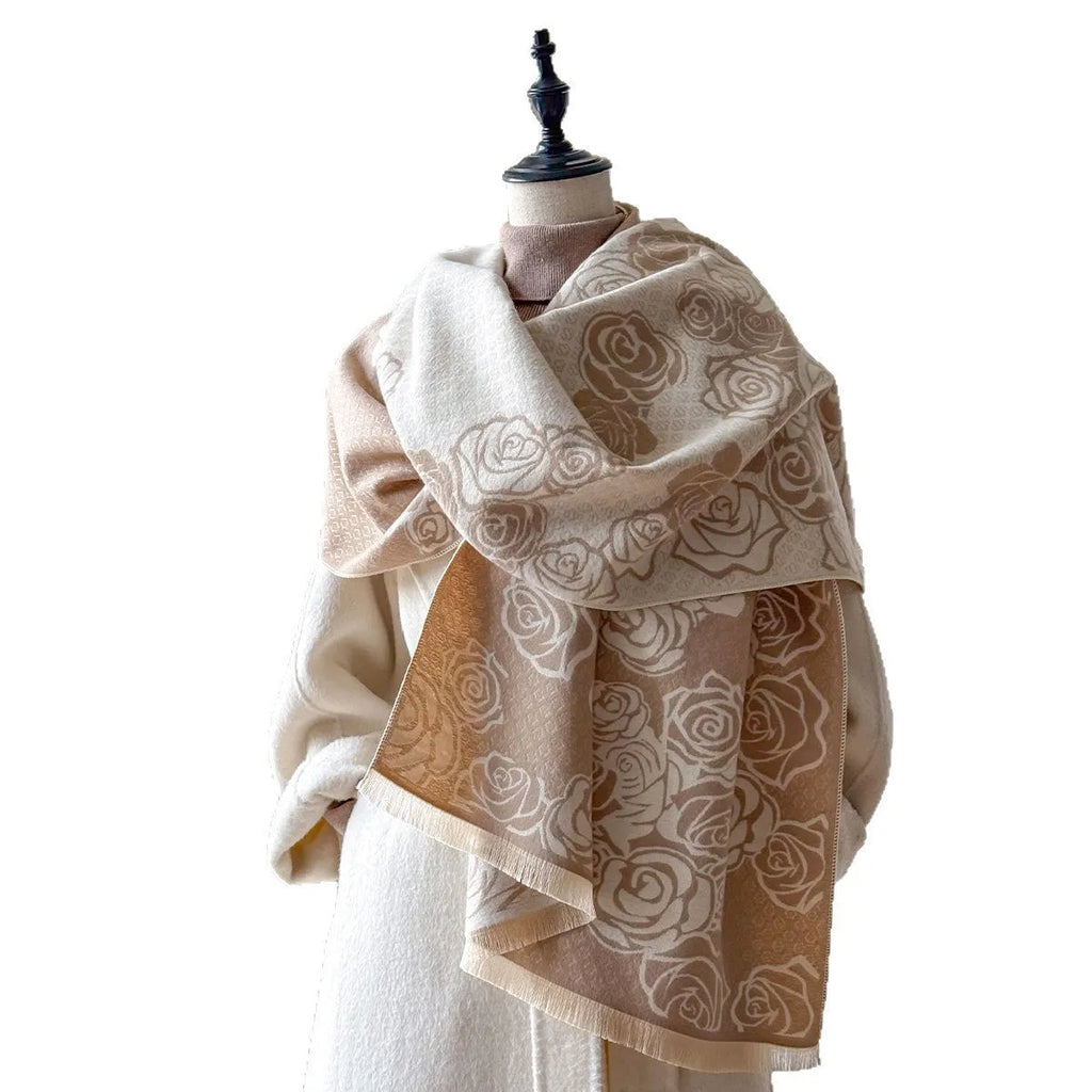 Thick warm winter scarf in imitation cashmere measuring 185x65cm with tassel detailing