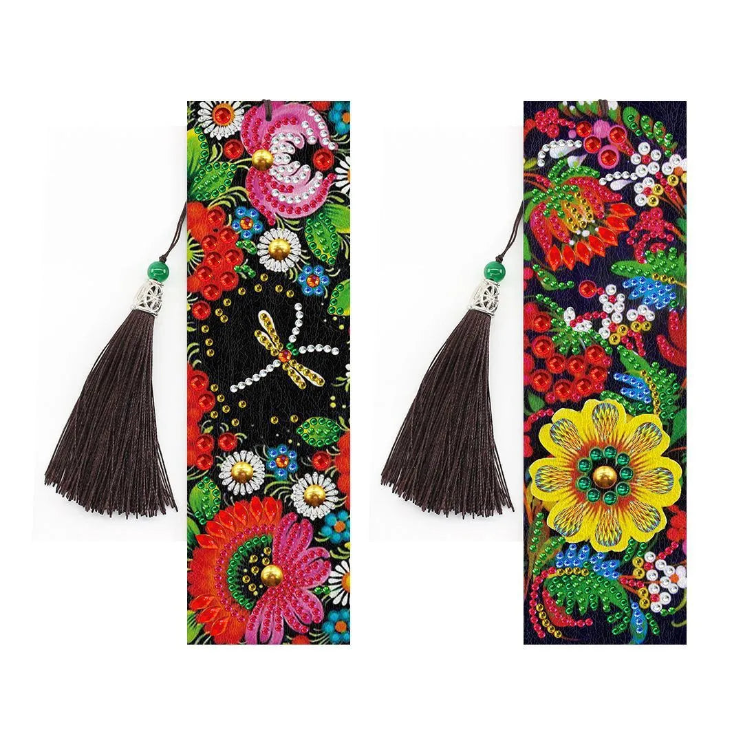 5D diamond painting DIY kit for making a PU leather bookmark with pendant, dimensions 6x21cm.