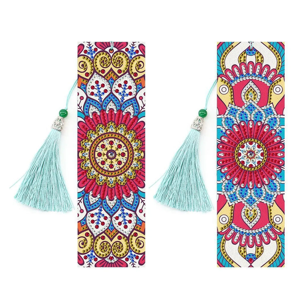 5D diamond painting DIY kit for making a PU leather bookmark with pendant, dimensions 6x21cm.