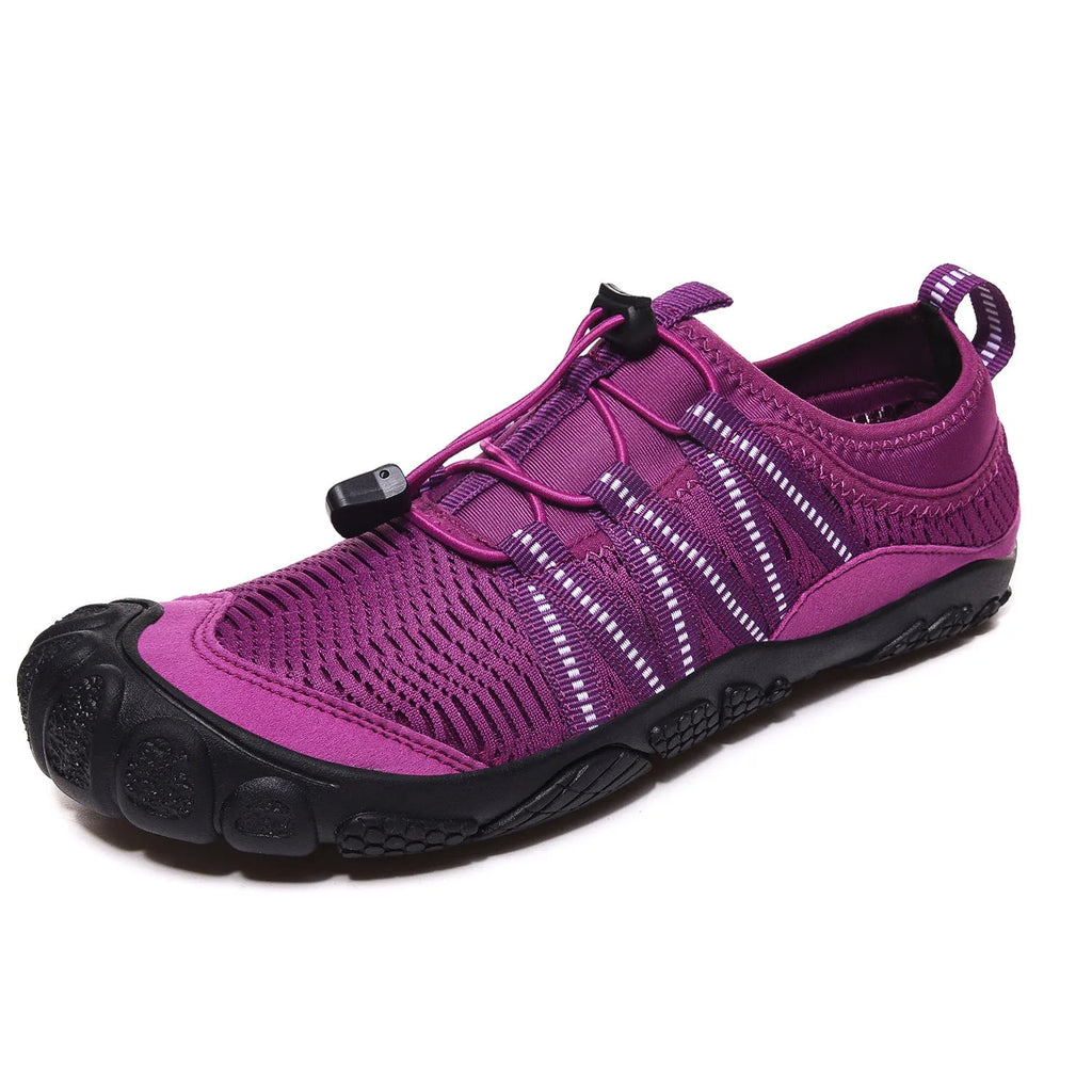 Men's and women's low-top outdoor water shoes with elastic band and mesh upper in multiple colours.