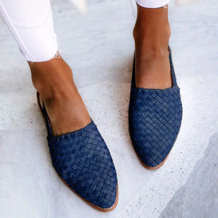 Adult baotou flat sandals with a buckle and pointed toe in six colour options.