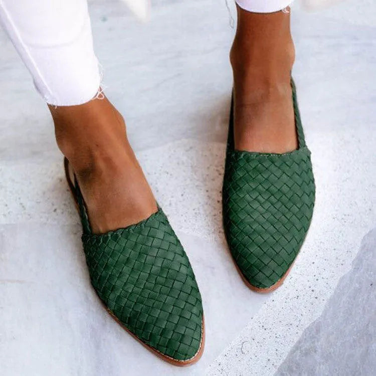 Adult baotou flat sandals with a buckle and pointed toe in six colour options.