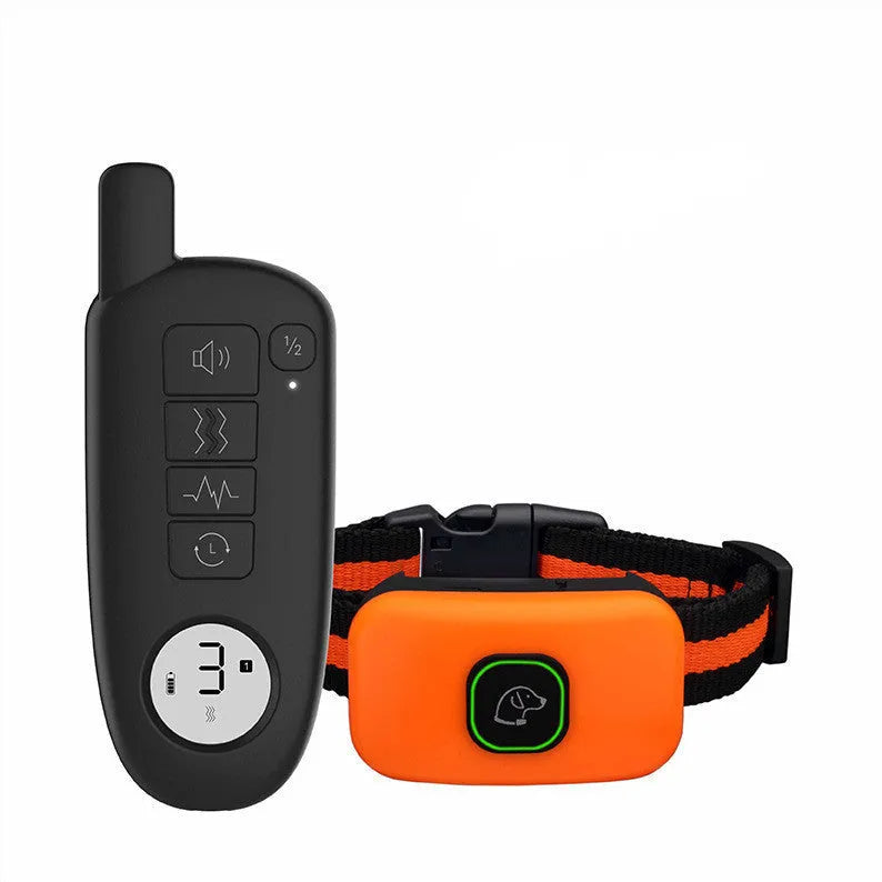 Dog training device with LED display and remote control, silicone sleeve, 5.0 cm x 12.0 cm x 4.0 cm, black or red