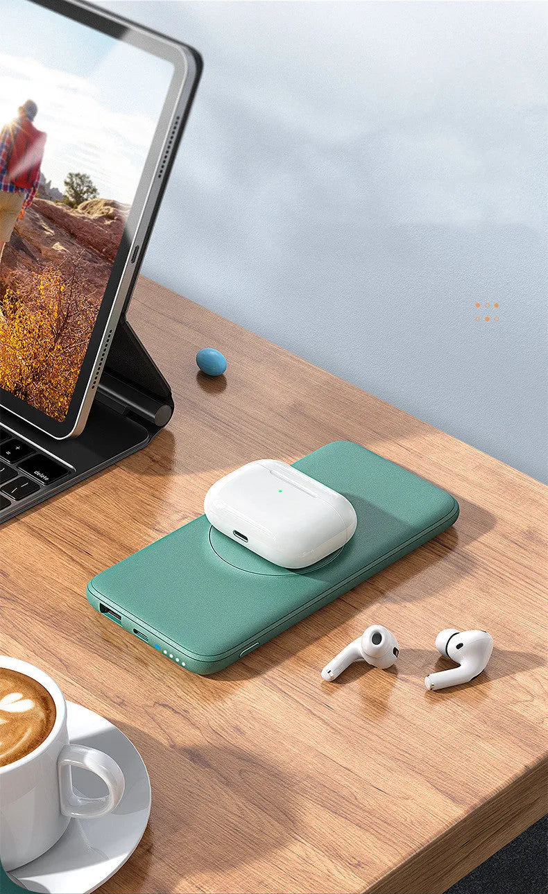 Maiduo mint green magnetic power bank with back clip showing Magsafe charging circle.