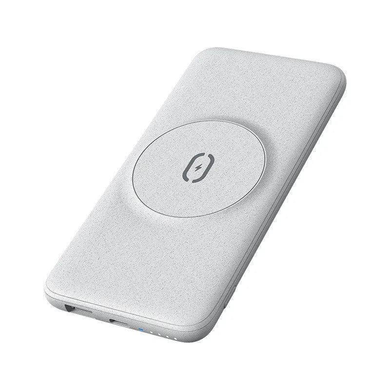 Maiduo mint green magnetic power bank with back clip showing Magsafe charging circle.