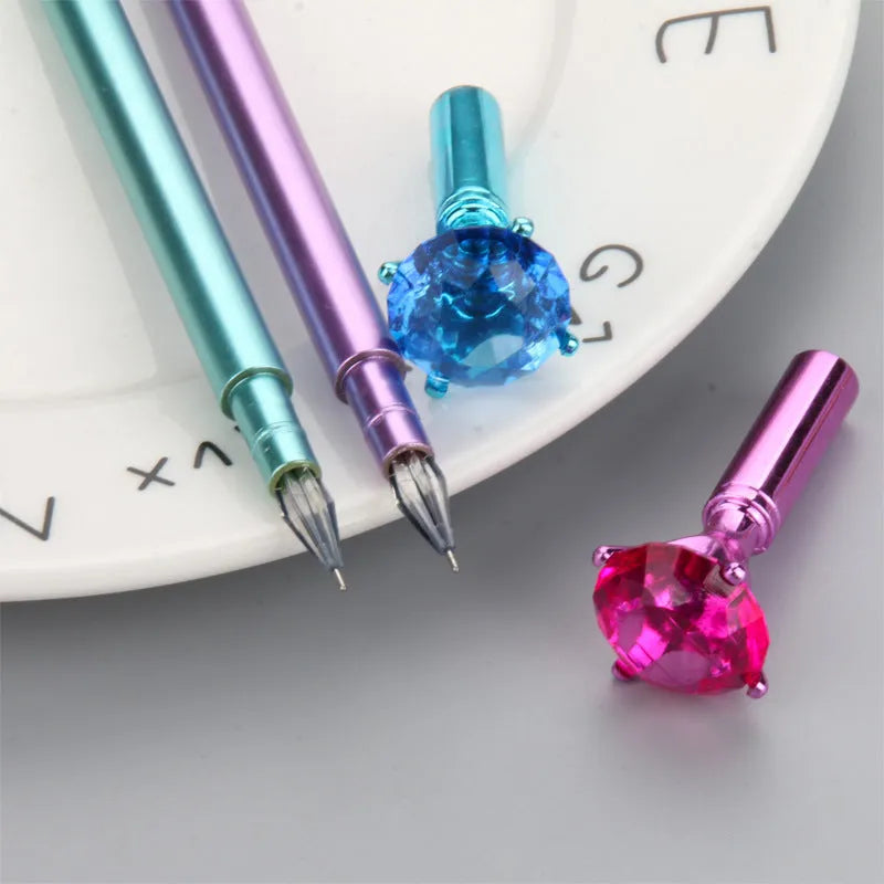 Metallic diamond gel pen with multicolor tip, black ink, 17cm plastic body, purple colour, on white background