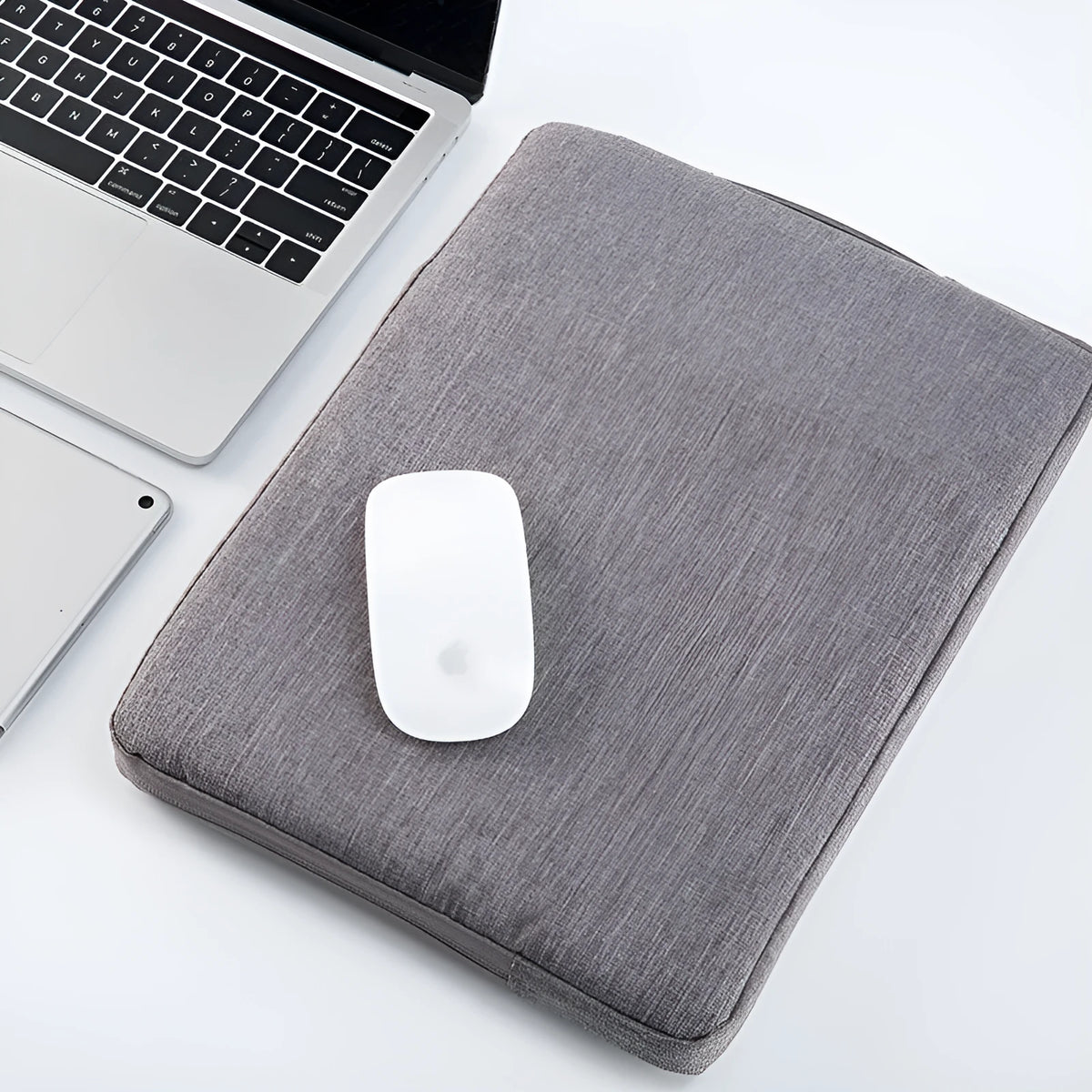 Polyester notebook liner bag in black with zipper closure, compatible with 11-15 inch laptops