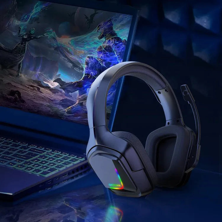 Wired gaming headset with microphone and 3.5mm plug in Black and Camouflage White colours