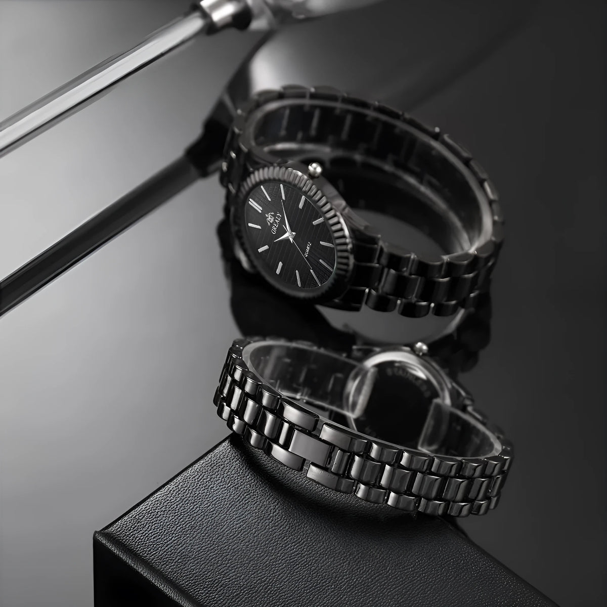 Couple watch set with alloy case, textile strap, spiral crown, black and gold colour options on wrist
