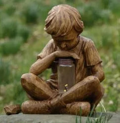 Brown resin little boy garden sculpture tabletop decoration ornament