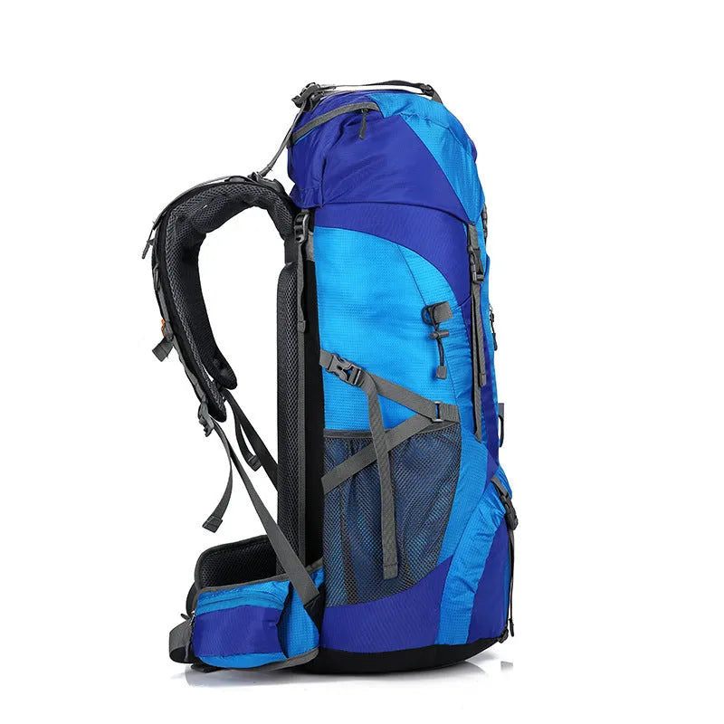 Large capacity unisex mountaineering backpack with multiple pockets and pull strap buckle in black