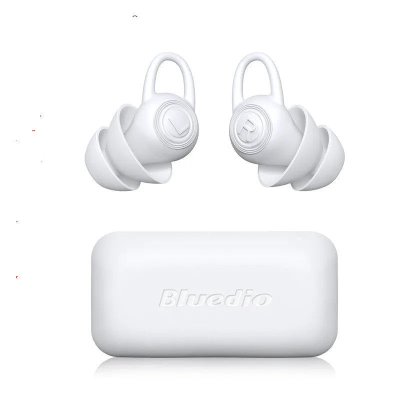 White silicone ear plugs for noise reduction with independent packaging