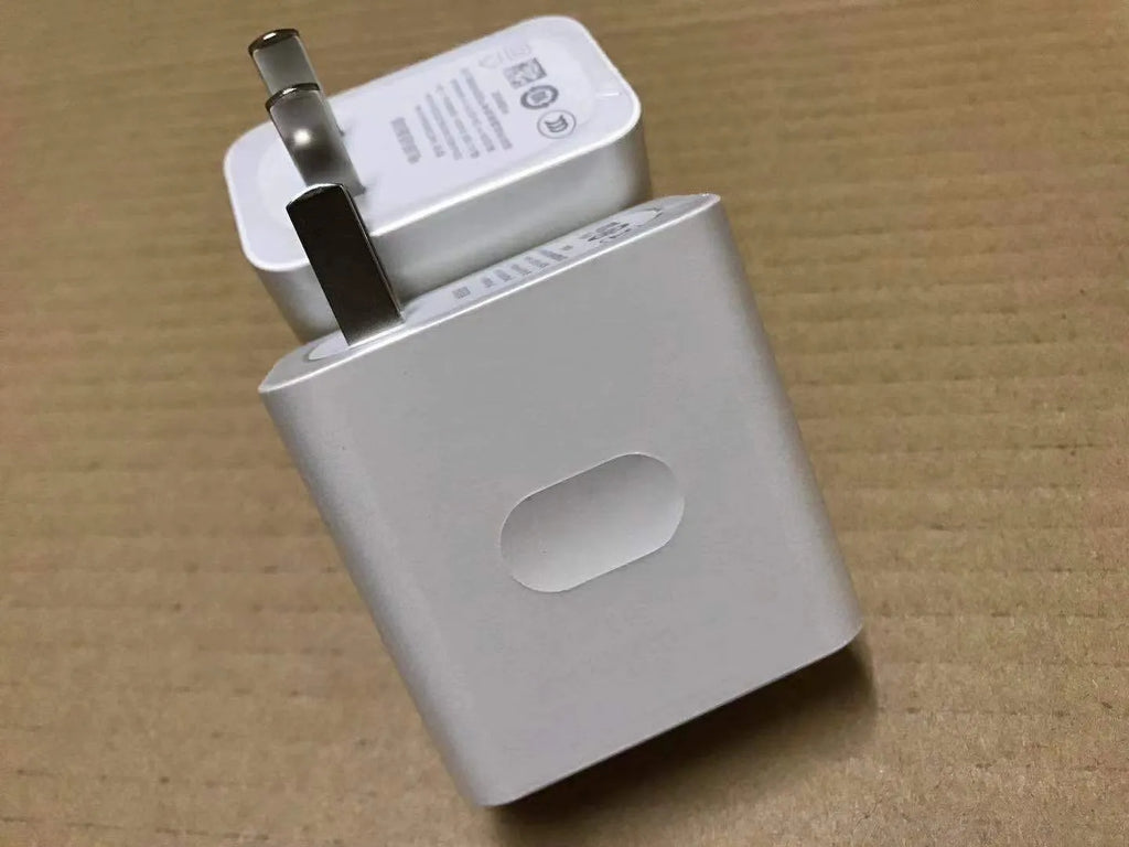 30W English-style USB charger with 1 metre 6A fast charging data cable