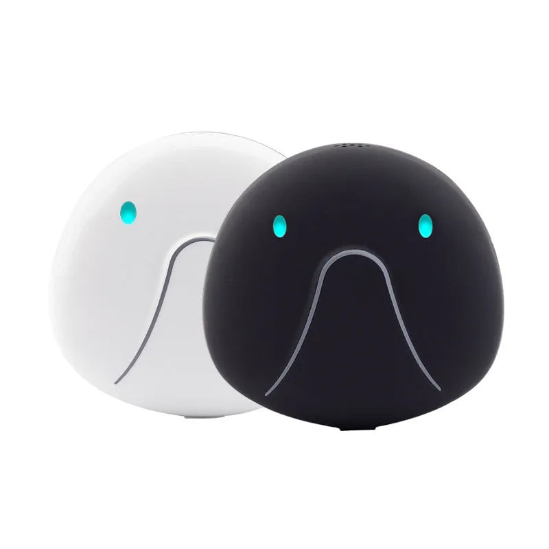 Mini pet smart wearable locator in black or white with ABS and PVC body and 80-hour polymer battery.