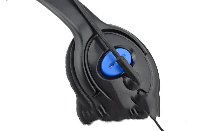 Black PS4 wired gaming headset with 3.5mm audio jack and head-mounted design