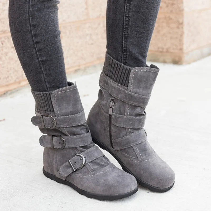 Casual winter boots with round toe, flat heel, cotton lining, available in black, brown, grey, red