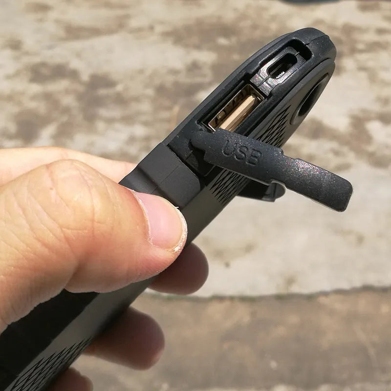 Black portable 4000mAh solar emergency power bank with polymer lithium battery