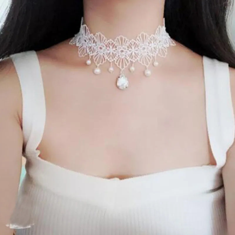 Multi-layer crystal lace necklace with alloy geometric pendant on snake bones chain in black colour