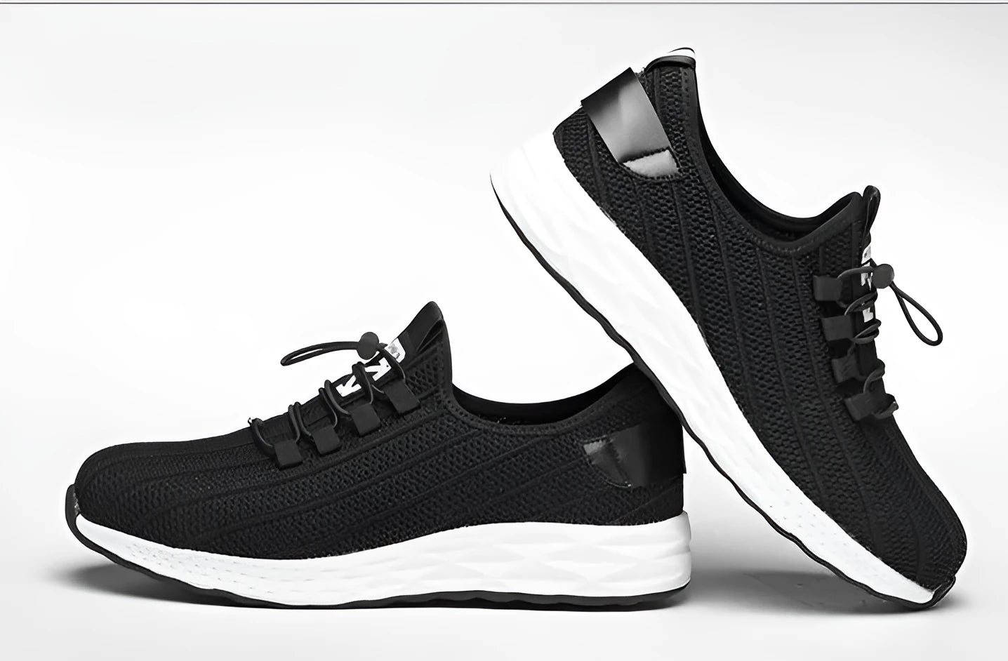 Fuhao Taihua black anti-smashing steel toe cap protective shoes with flying net upper and ventilation holes, low-cut style