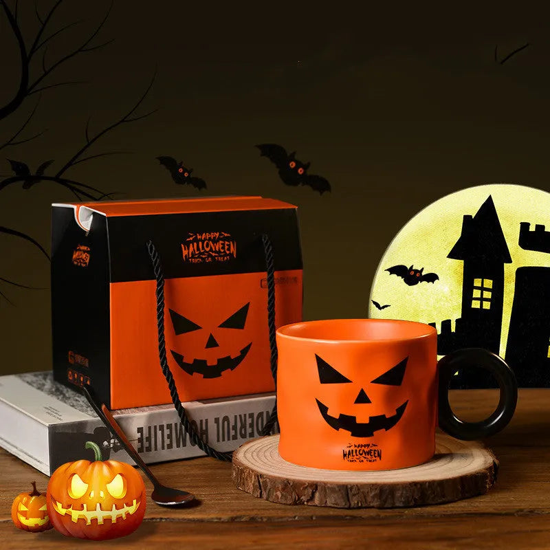 Halloween pumpkin ceramic mug 15cm with handle and spoon in orange or white colours