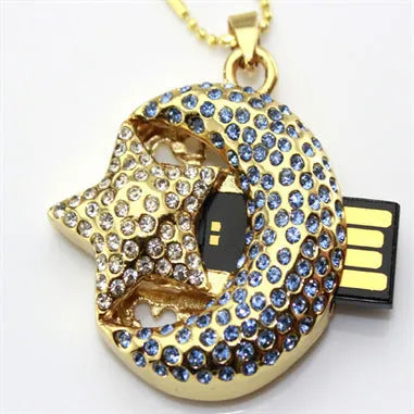 Jewelry Xingyue creative metal pendant USB flash drive on a keyring.
